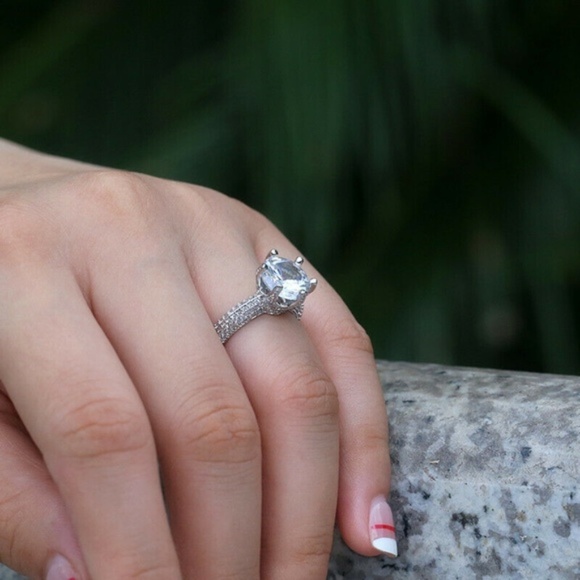 Beautiful  925 Silver White Sapphire Wedding Ring - Picture 6 of 7